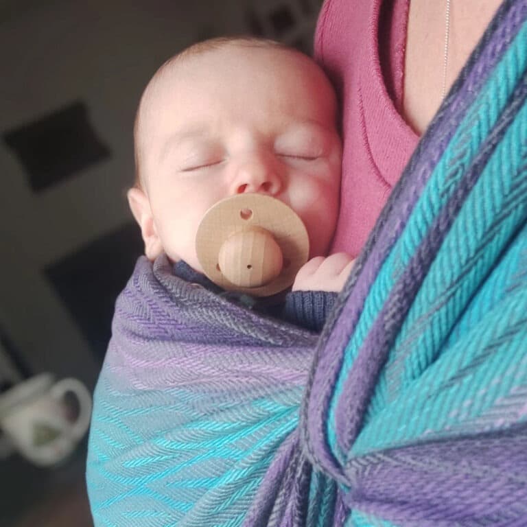 Tétine en bois et caoutchouc naturel de couleur de la marque totote