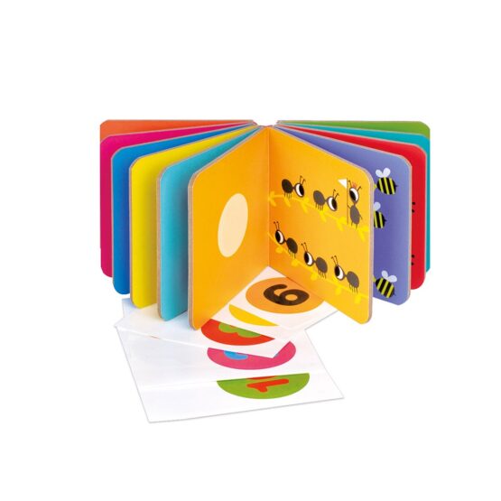 Coffret gommettes et livre vue ouvert sur fond blanc