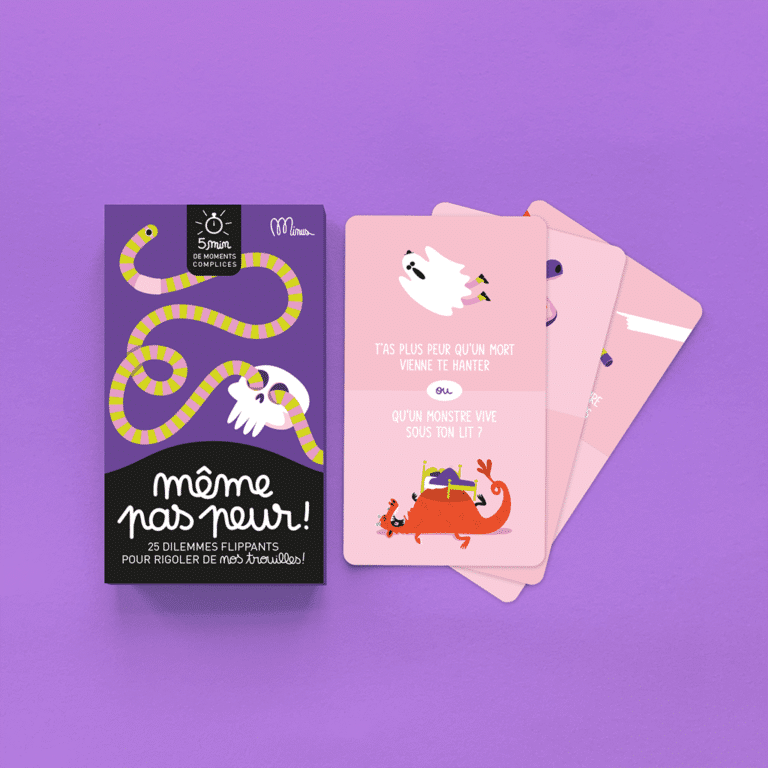 cartes même pas peur minus edition paquet et cartes sur fond violet