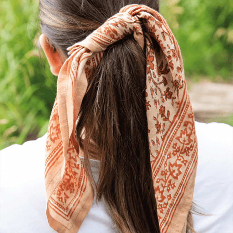 Petit foulard isha cerise bindi atelier