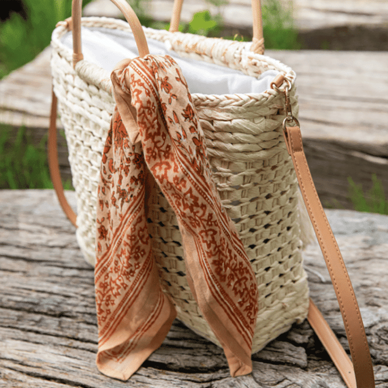 Petit foulard isha cerise bindi atelier