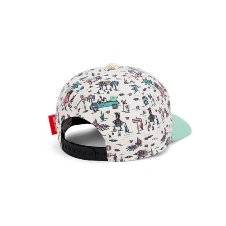 casquette vue de dos sur fond blanc