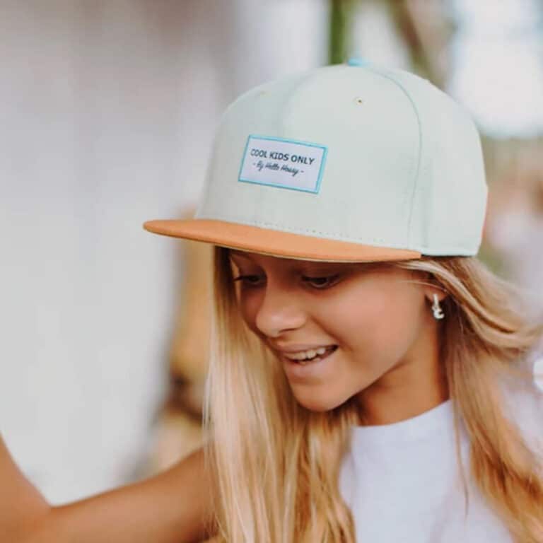 Casquette mini pistache portée