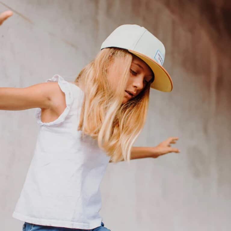 Casquette mini pistache portée