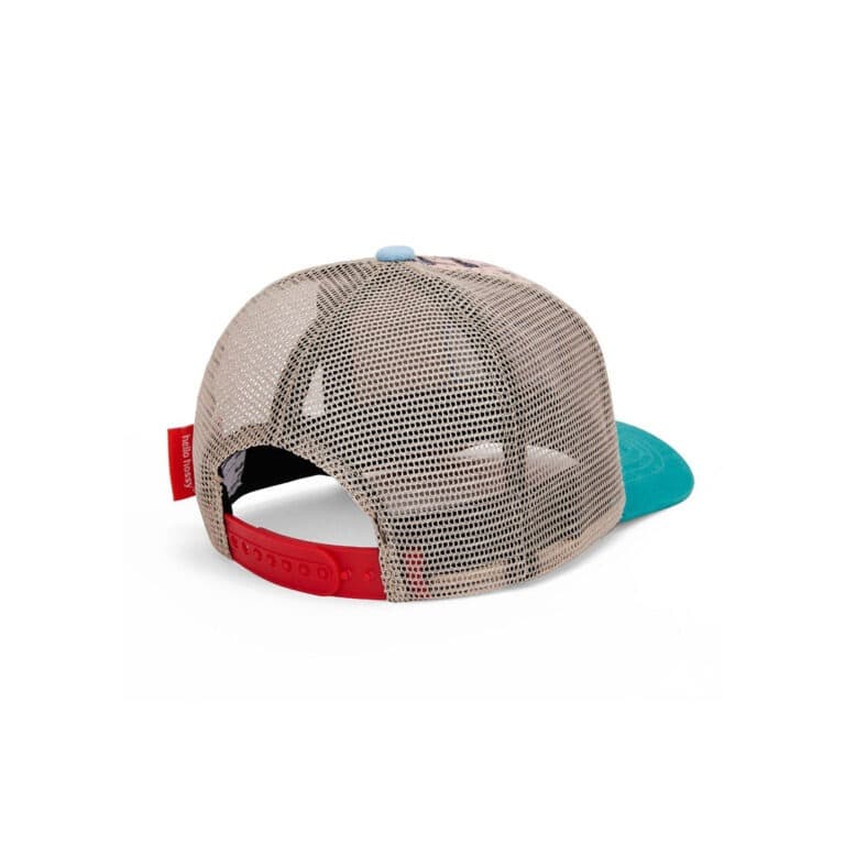 casquette vue de dos sur fond blanc