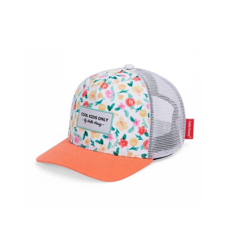 Casquette vue de face sur fond blanc