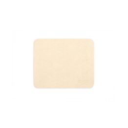Lingette nettoyante sur fond blanc