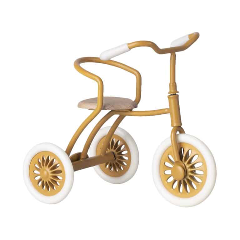 tricycle jaune de face maileg