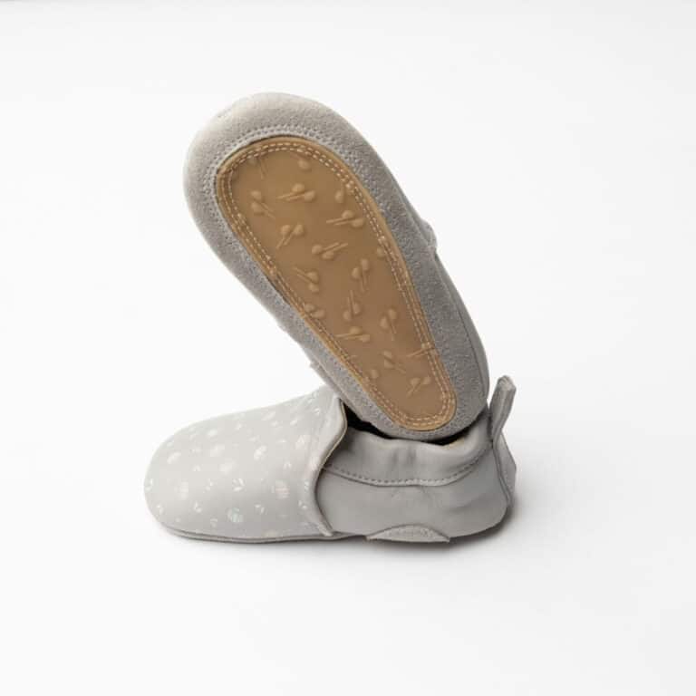 Chaussons balthazar deux bouts sur fond blanc