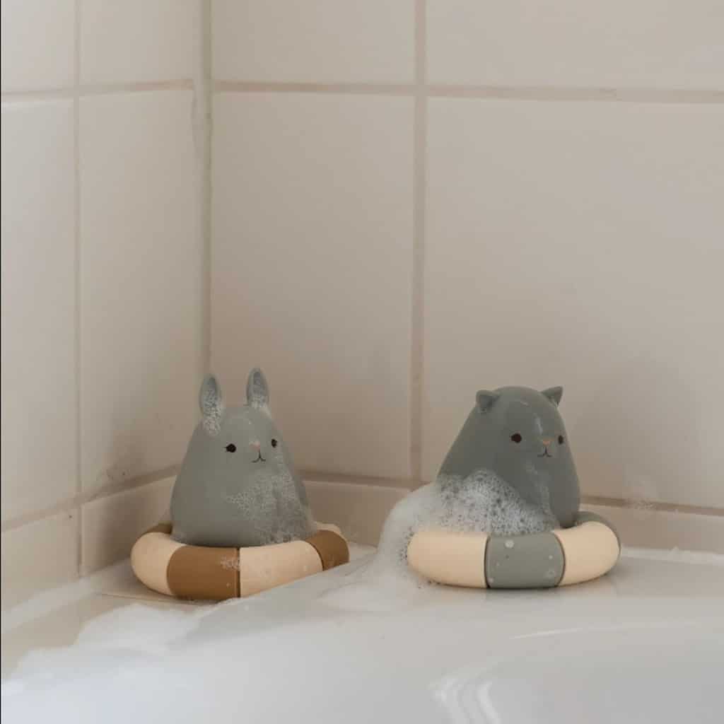 jeu de bain animaux et leur bouée ambiance