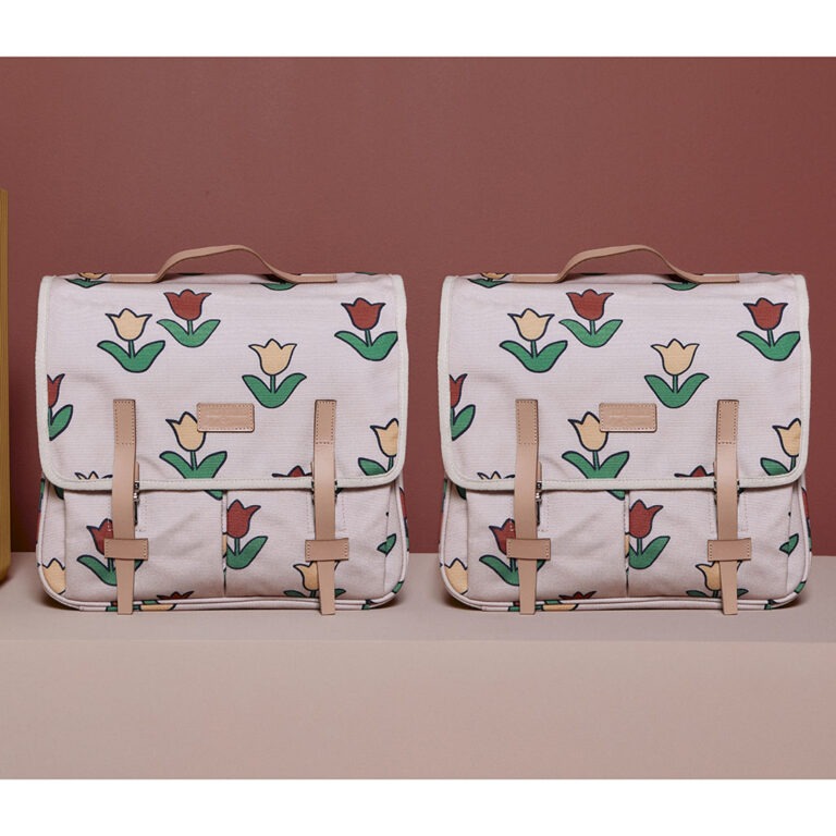 Un cartable au motif "tulipes" de la marque jojo factory
