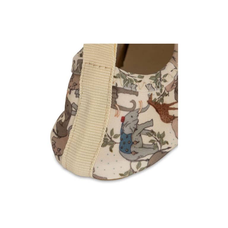 Chaussons de bain safari konges sur fond blanc