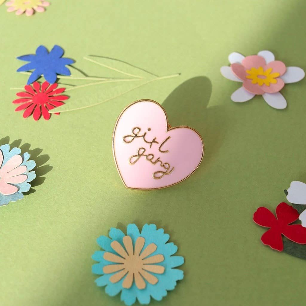 pin's pop girl, ambiance