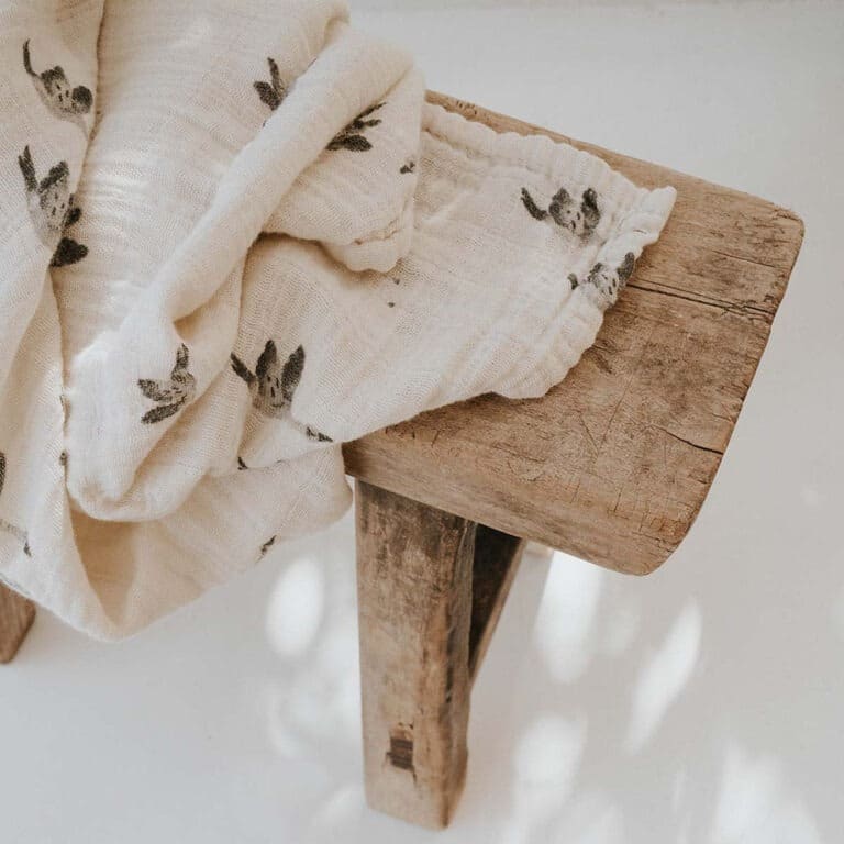 lange bianca oie naturel rose in april