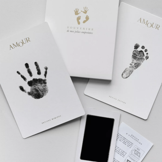 kit de cartes d'empreintes pour bébé détail contenu sur fond blanc