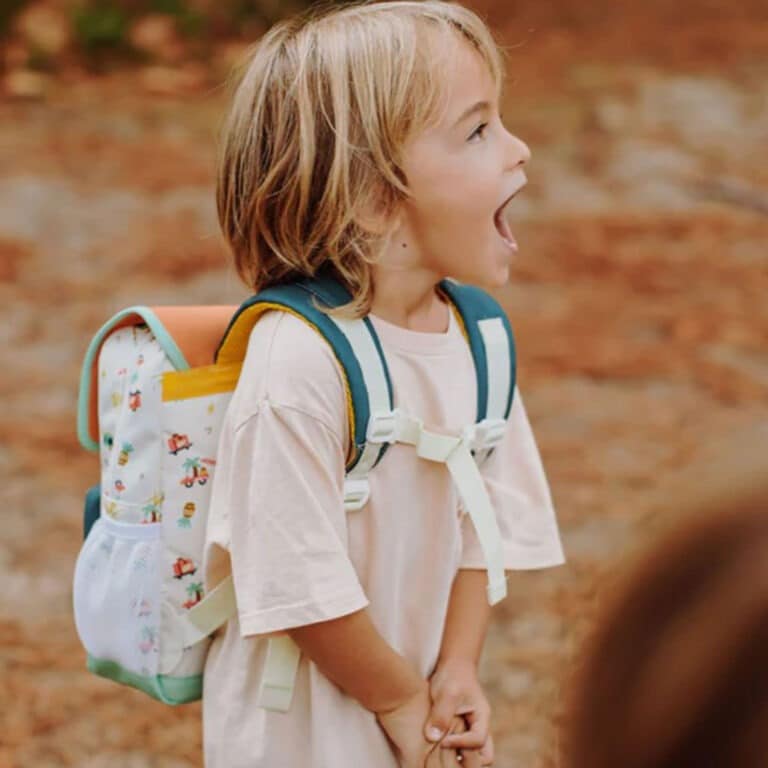 sac à dos "Cool Trip" de la marque Hello Hossy, porté