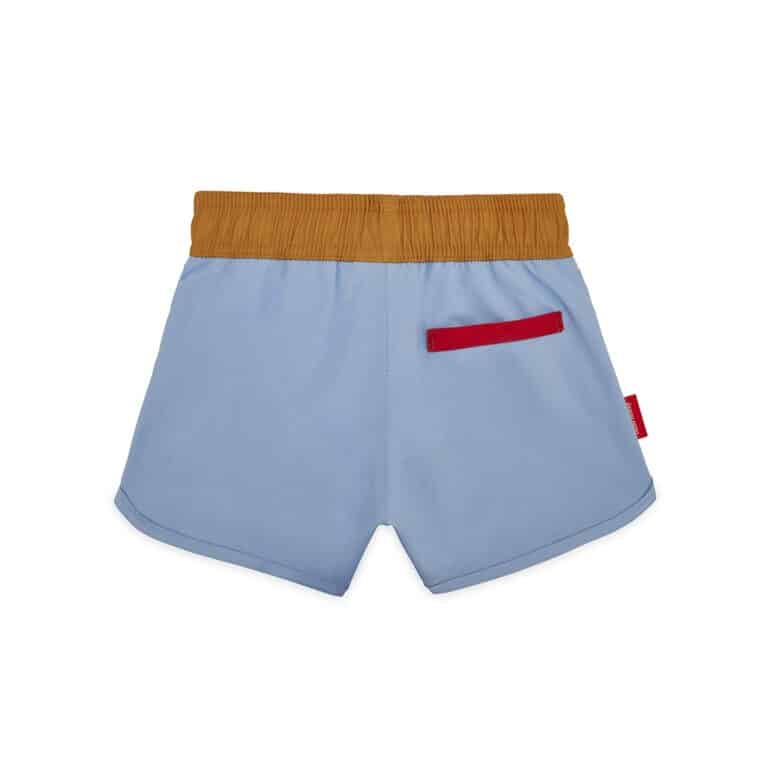 Avec ce joli short de bain "mini yosemite" de la marque Hello Hossy, votre enfant pourra s'amuser à la piscine et à la plage !