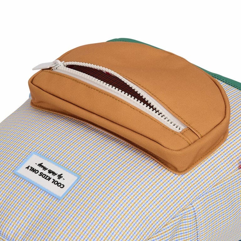 sac à dos Vichy de la marque Hello Hossy, vue sur la pochette de devant sur fond blanc