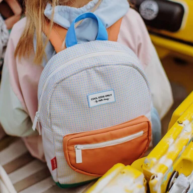 sac à dos Vichy de la marque Hello Hossy, porté