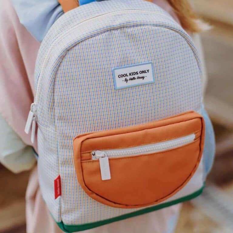 sac à dos Vichy de la marque Hello Hossy, porté