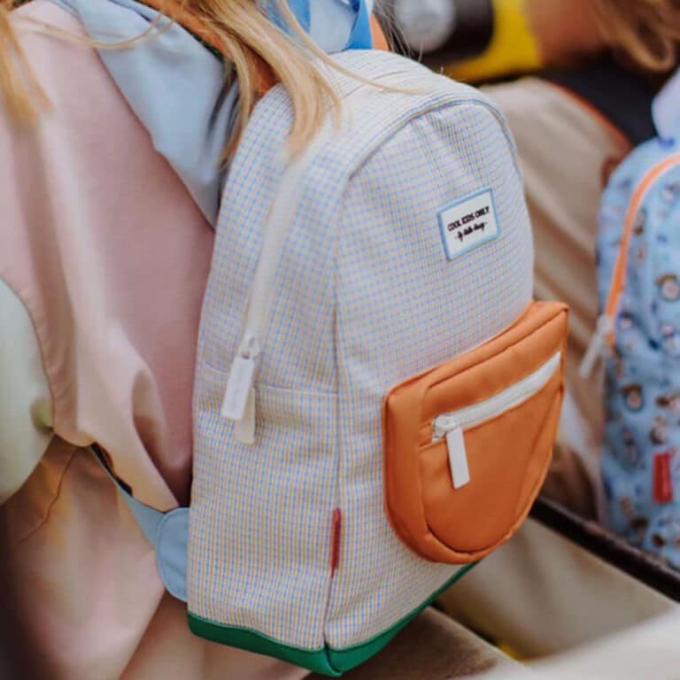 sac à dos Vichy de la marque Hello Hossy, porté