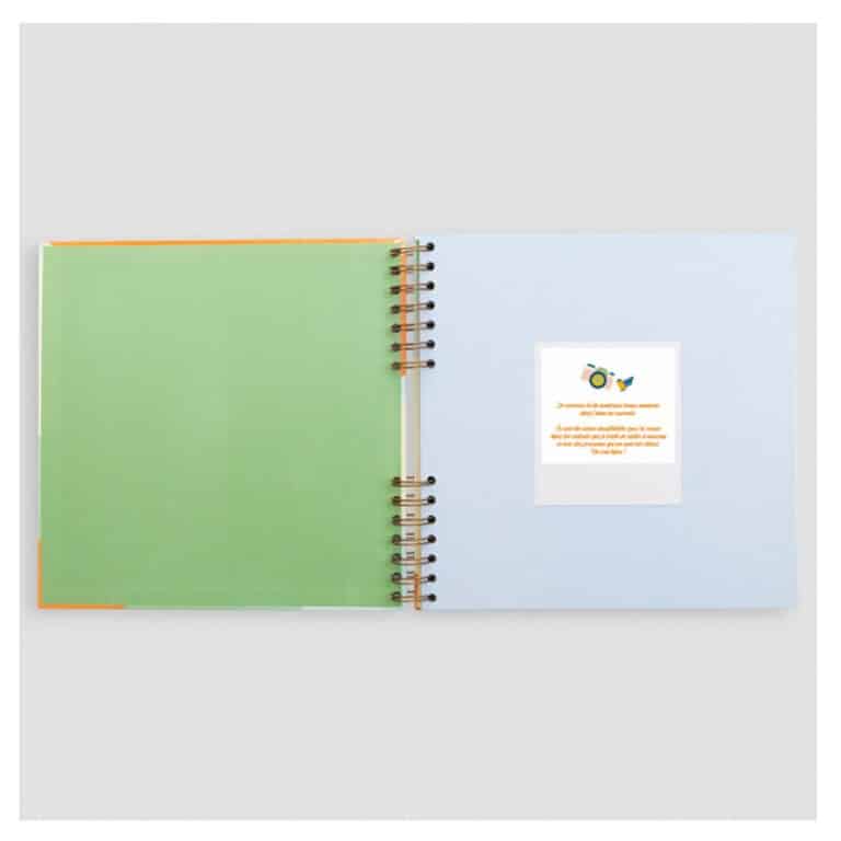 un album photos "moments à chérir", vue de face ouvert, sur fond blanc