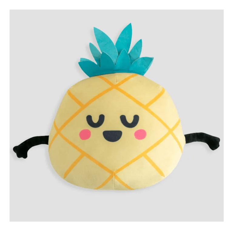 un coussin tout doux et moelleux ananas, vue de face sur fond blanc