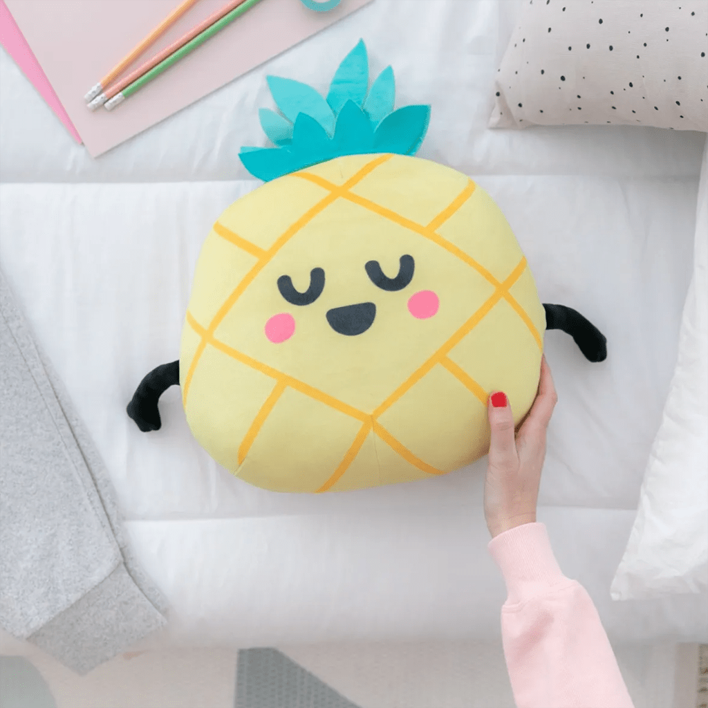 un coussin tout doux et moelleux ananas, ambiance
