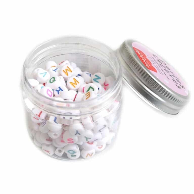 pot perles lettres multicolores ouvert