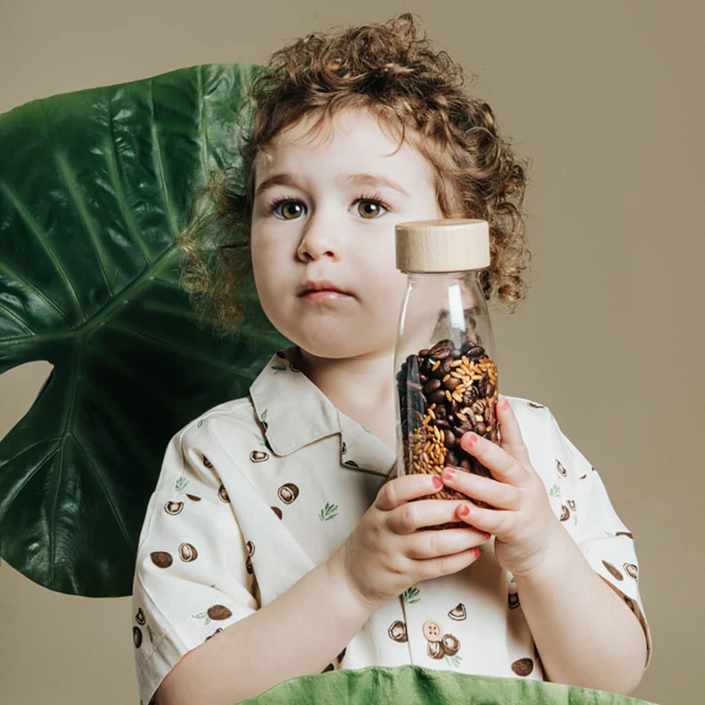 une bouteille sensorielle singe, utilisée