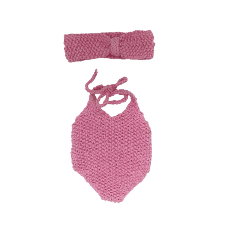 maillot de bain et son bandeau en tricot rose littlemarmaille sur fond blanc