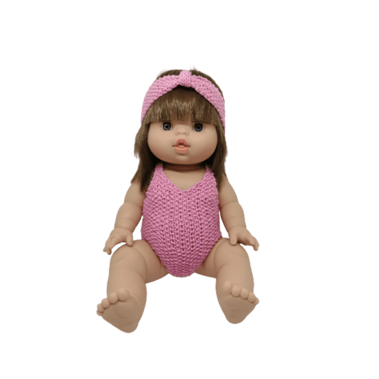 maillot de bain et son bandeau rose en tricot littlemarmaille porté par poupée sur fond blanc