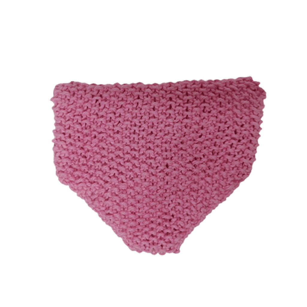 détail maillot de bain en tricot rose littlemarmaille sur fond blanc