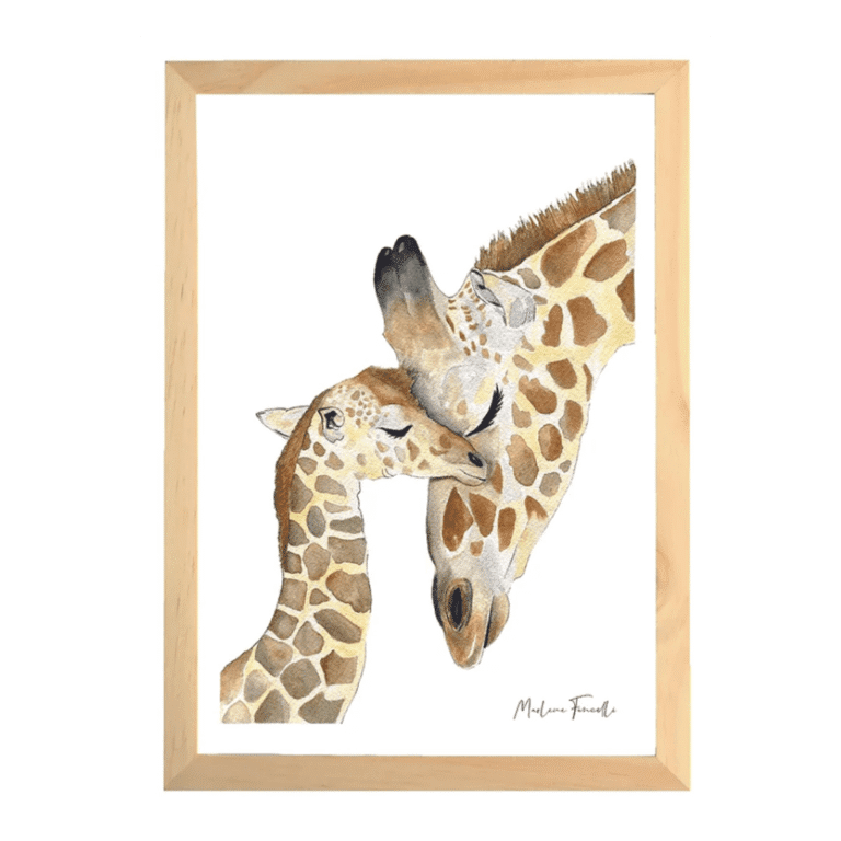 une affiche A4 famille girafe Les Aquarelles De Marlène, vue de face sur fond blanc