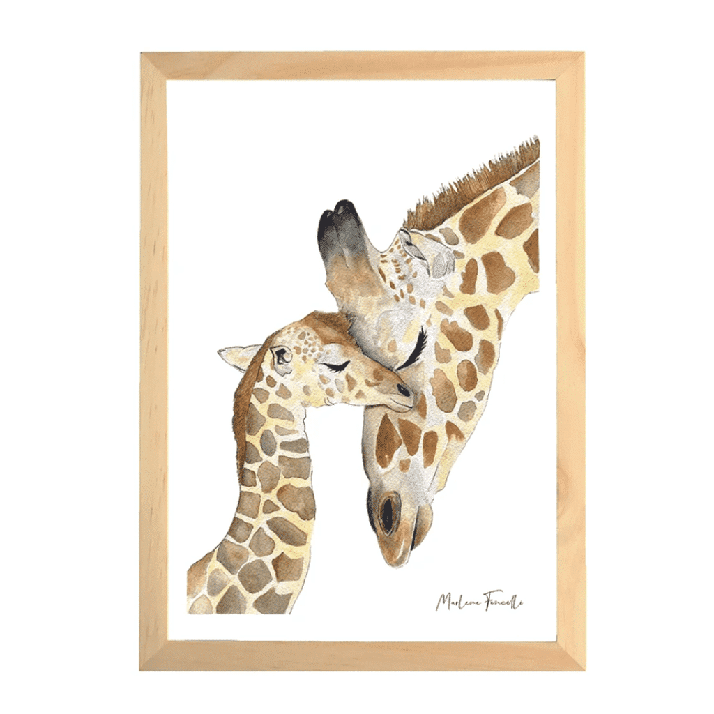 une affiche A4 famille girafe Les Aquarelles De Marlène, vue de face sur fond blanc