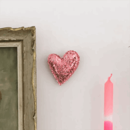 cœur décoratif glitter rose barnabé aime le café accroché sur mur