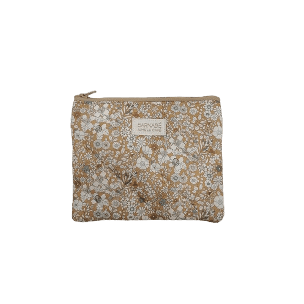 petite pochette harper barnabé aime le café sur fond blanc