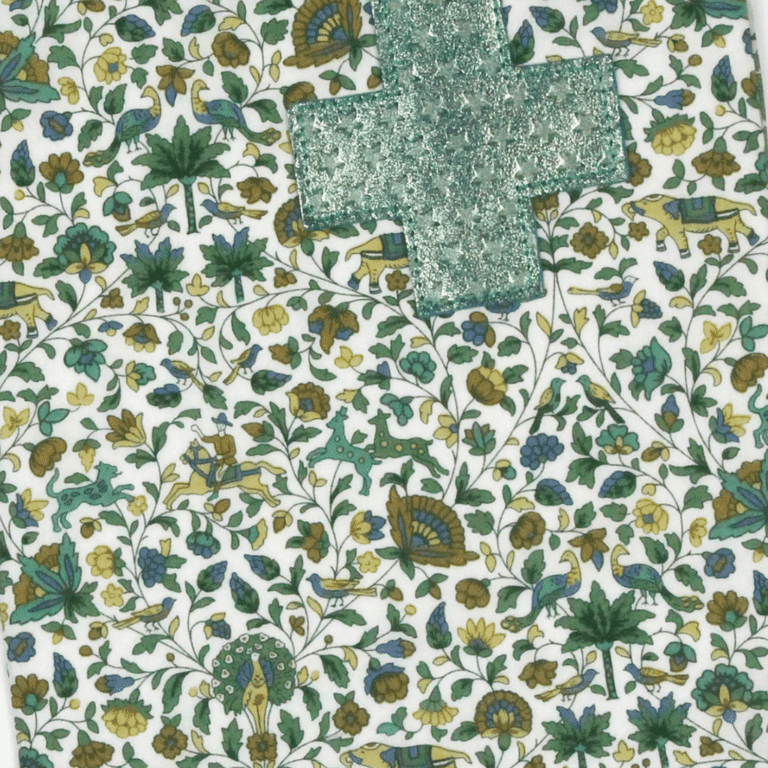 protège carnet de santé arthur barnabé aime le café détail croix sur fond blanc