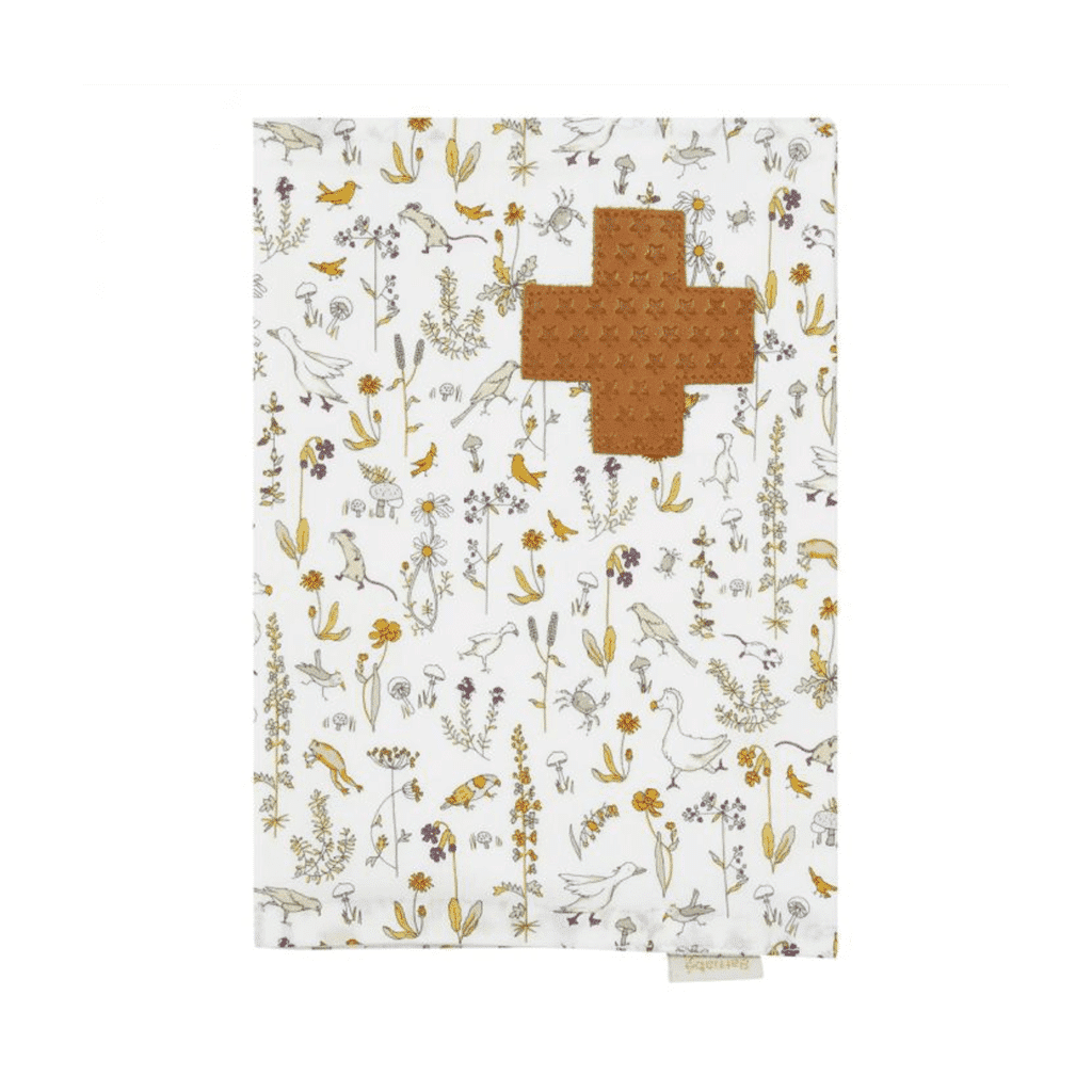 protège carnet de santé camille barnabé aime le café sur fond blanc