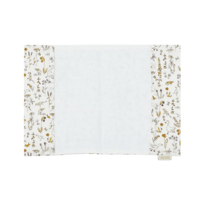 protège carnet de santé camille barnabé aime le café détail intérieur sur fond blanc