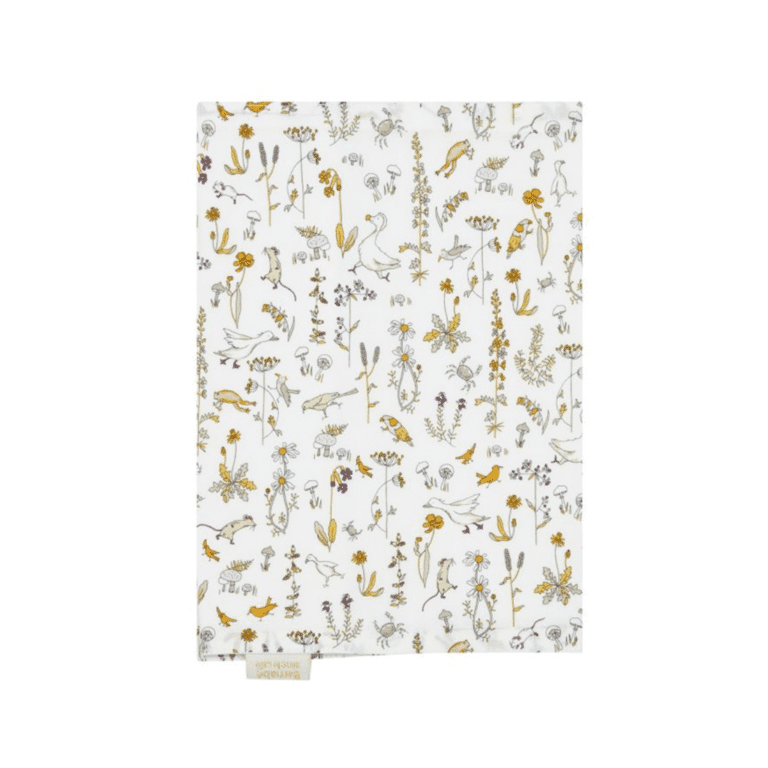 protège carnet de santé camille barnabé aime le café vue de derrière sur fond blanc