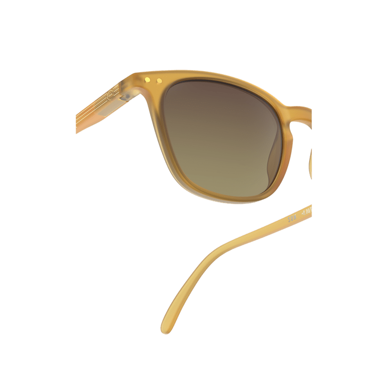 lunettes de soleil adulte E golden glow izipizi détail verre sur fond blanc