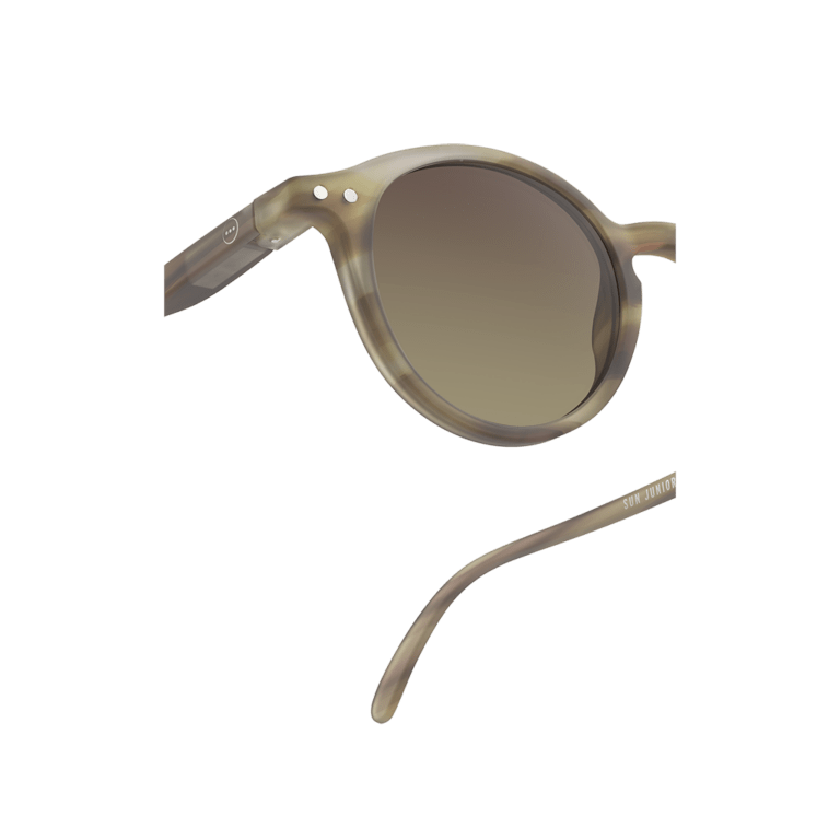 lunettes de soleil junior 5-10 ans smoky brown détail verre sur fond blanc