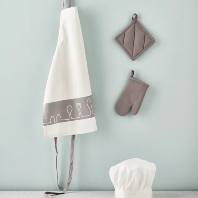 ensemble cuisine chef kid's concept sur fond bleu