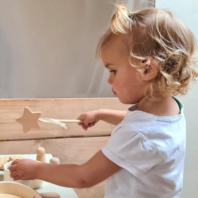 baguette magique en bois egmont toys