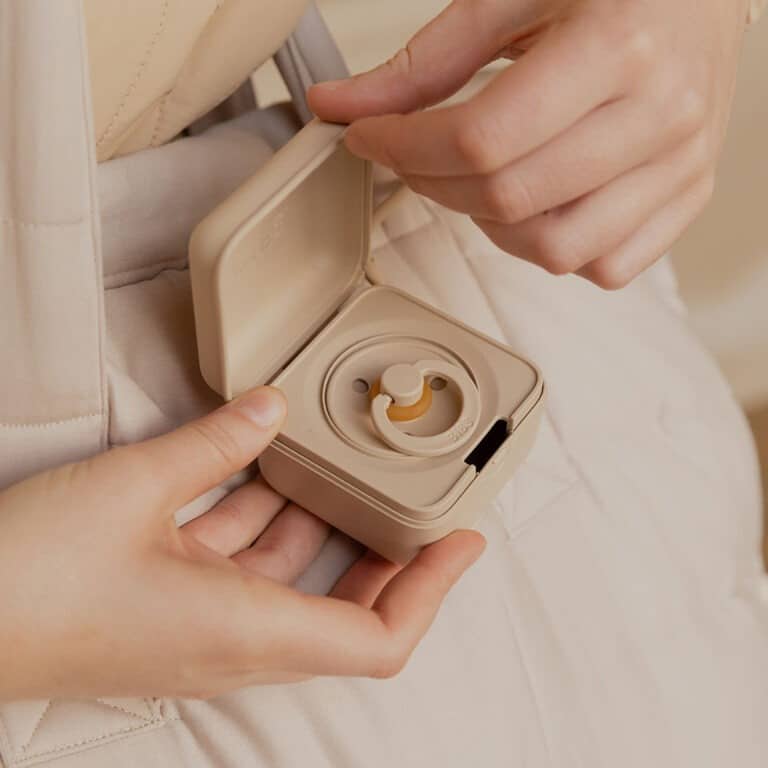 boîte à tétines vanille bibs exemple tétine rangée