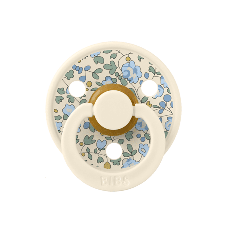 tétines colour liberty eloïse dusty blue mix bibs détail tétine crème sur fond blanc