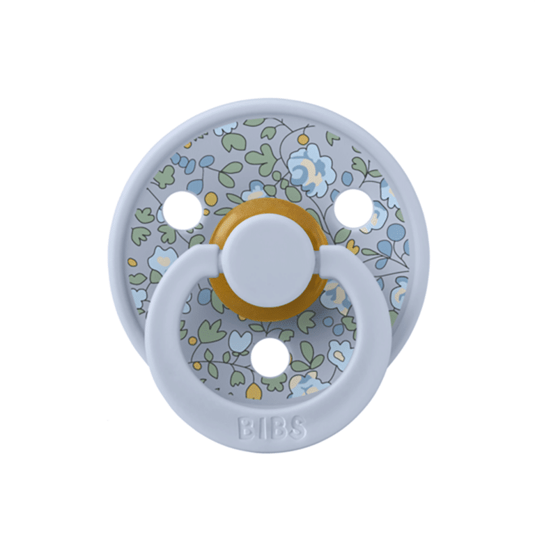tétines colour liberty eloïse dusty blue mix bibs détail tétine bleu sur fond blanc
