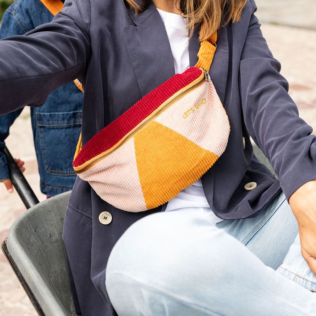 un sac banane adulte moutarde chamaye, portée