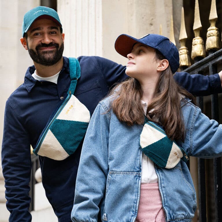 un sac banane adulte pétrole chamaye, porté